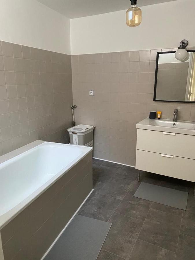 Appartement De Charme En Centre Ville 미요 외부 사진